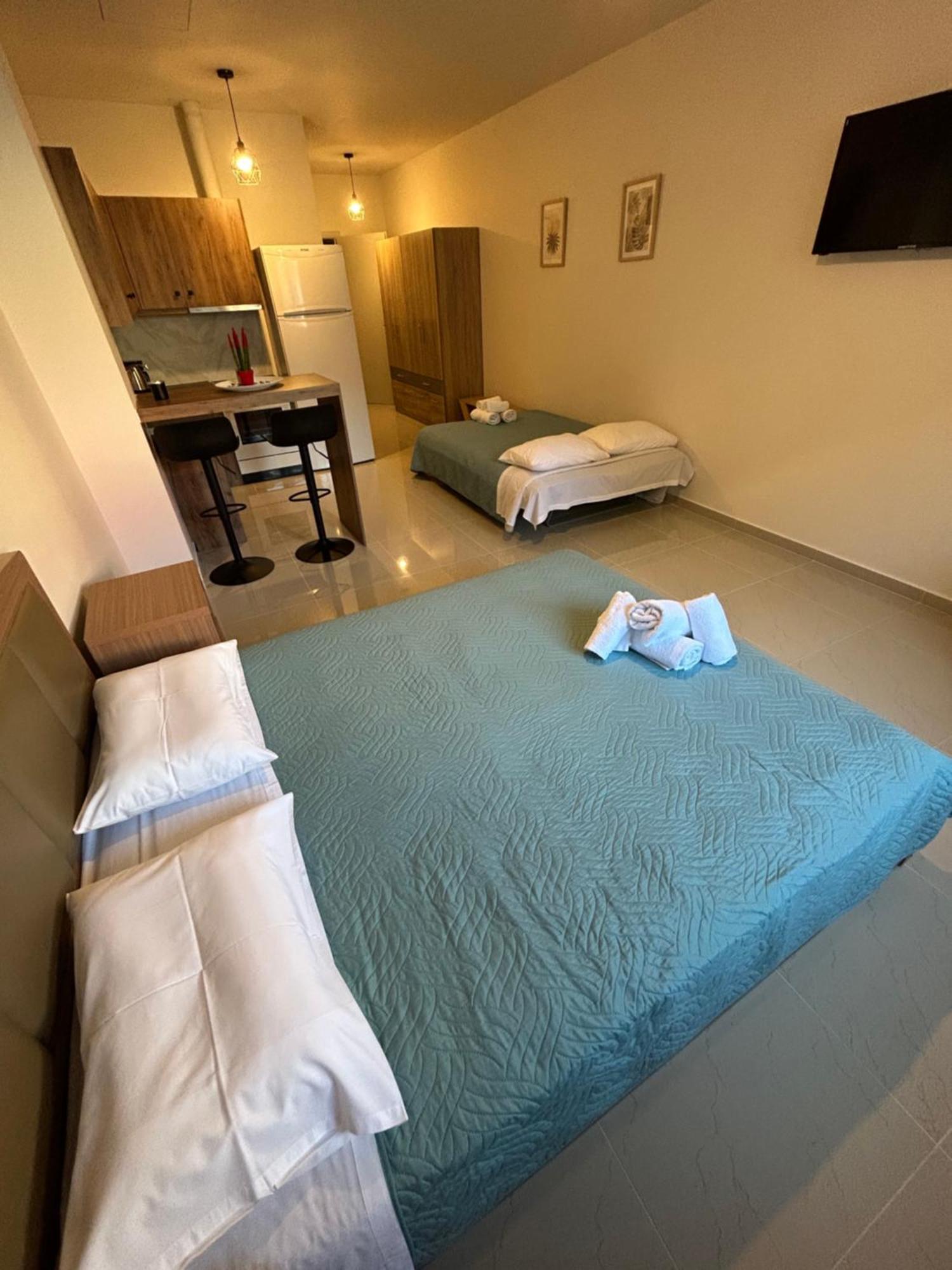 Anesis Airport Rooms 306 Коропіон Екстер'єр фото